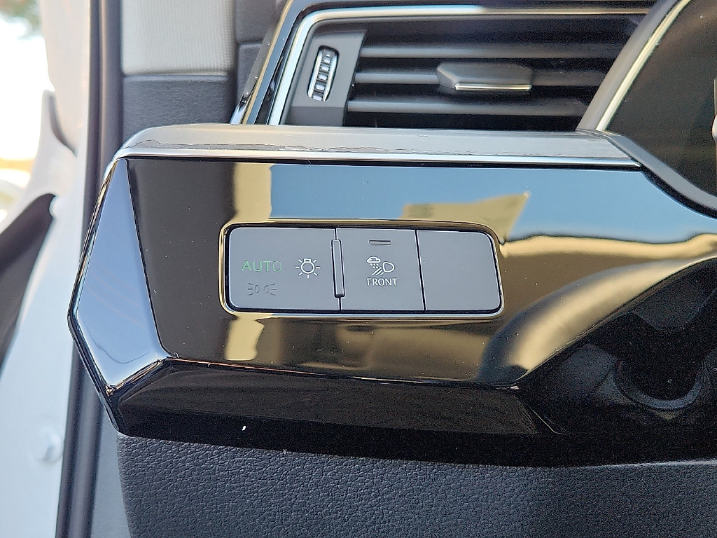 Certified 2024 Audi Q8 e-tron Premium AWD/4WD image 24