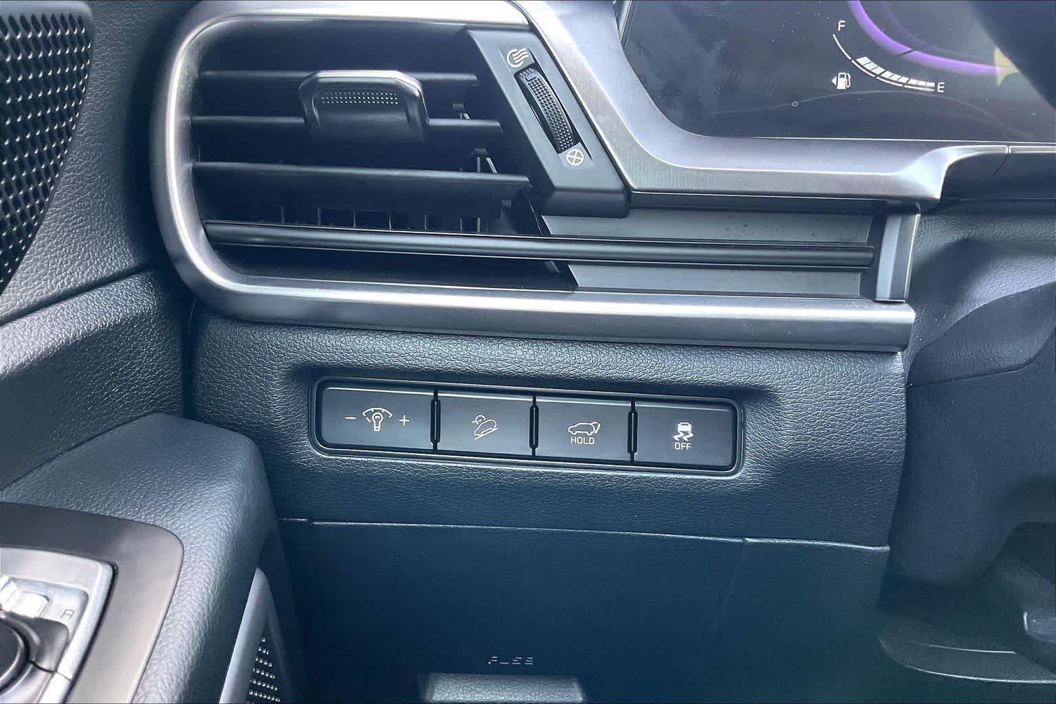 Used 2025 Kia Telluride S FWD image 33