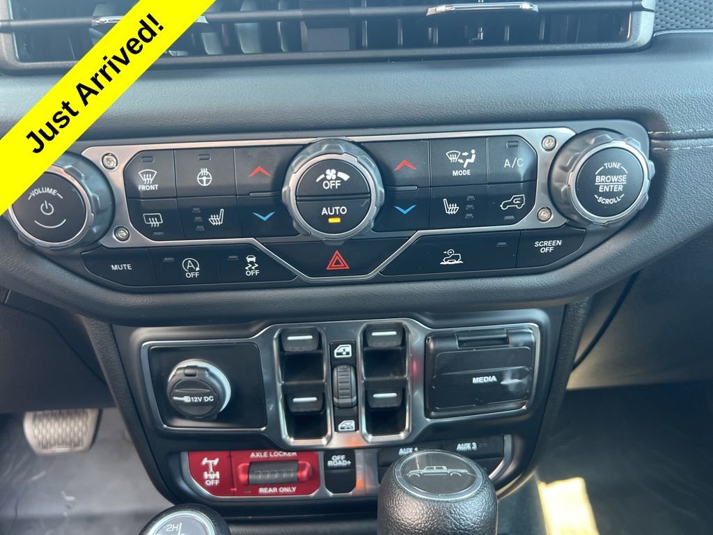 Used 2024 Jeep Gladiator Mojave w/ Convenience Group image 17