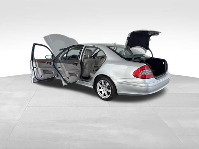 Used 2007 Mercedes-Benz E 350 4MATIC Sedan image 17