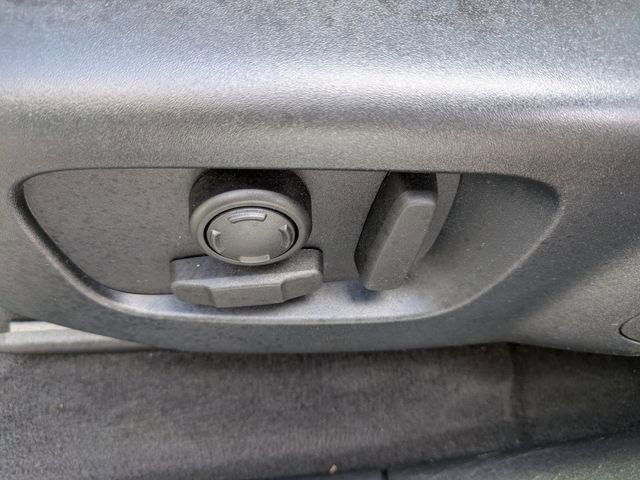 Used 2020 Land Rover Range Rover Velar S image 23