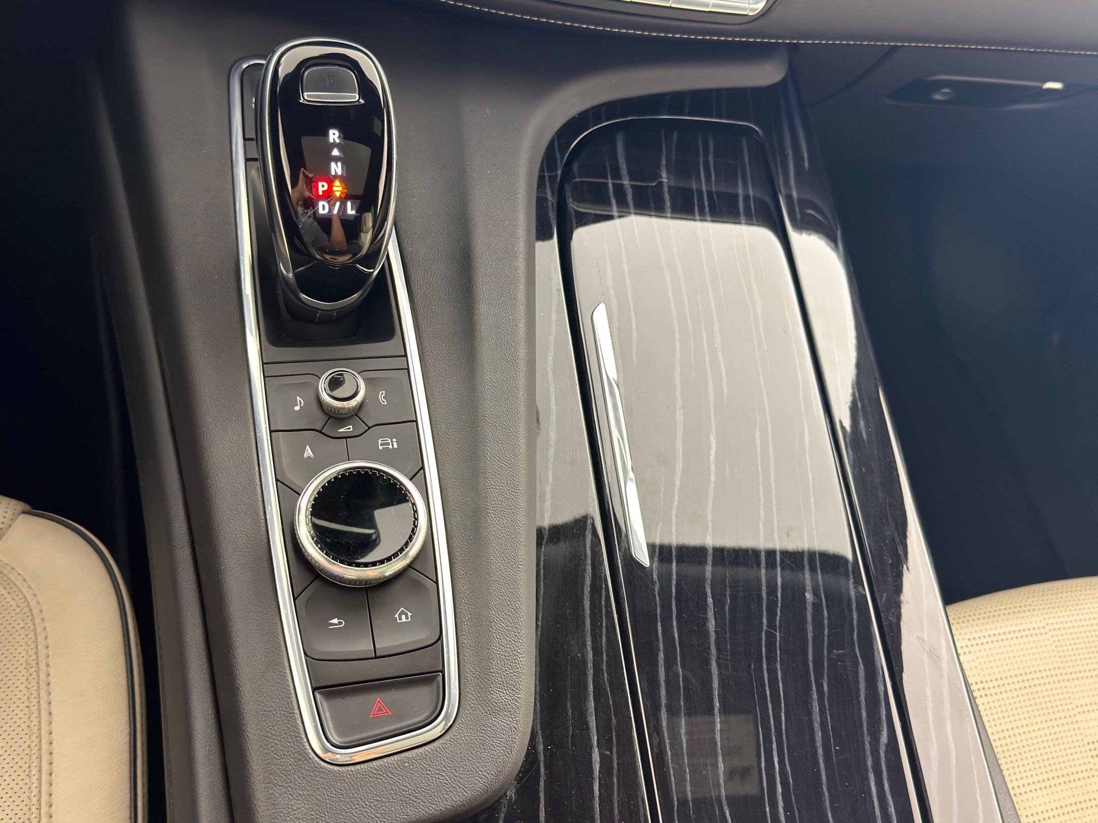 Used 2021 Cadillac Escalade Sport w/ Driver Assist Tech Package image 16