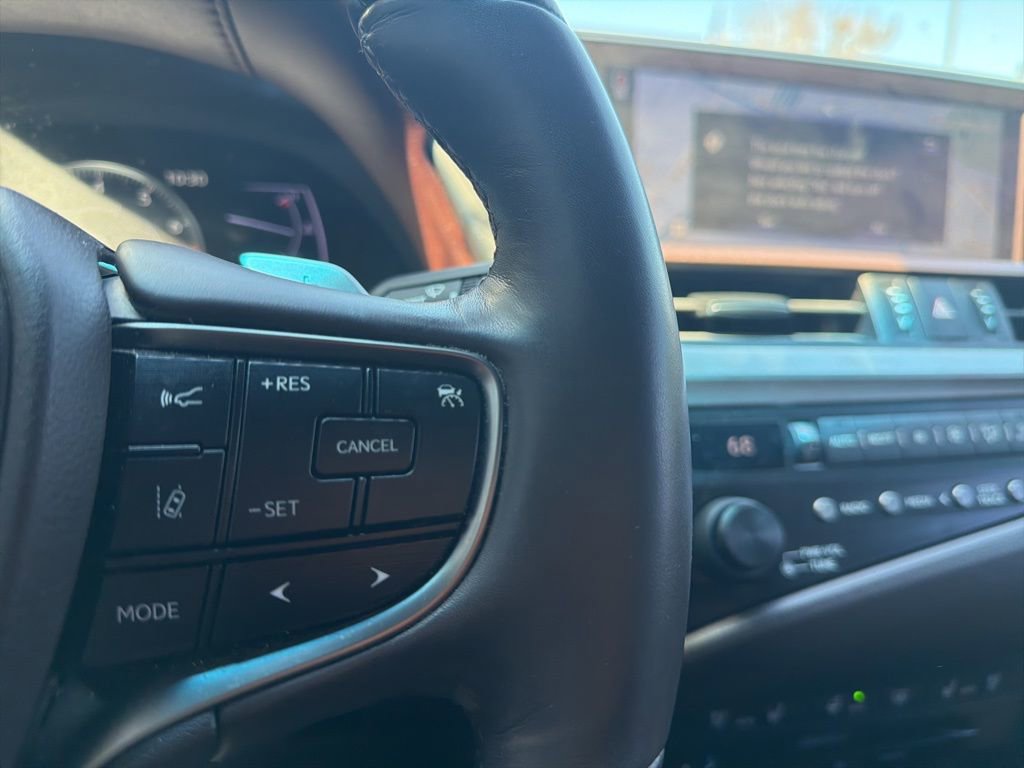 Used 2019 Lexus ES 350 Ultra Luxury w/ Accessory Package 2 image 37