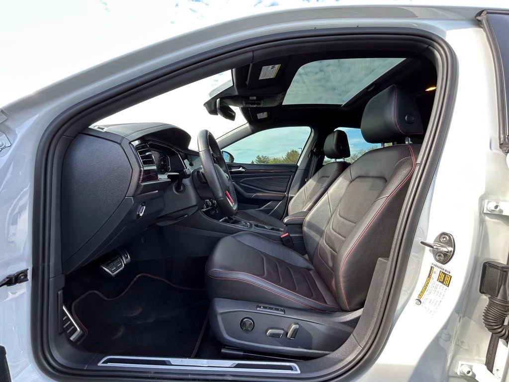 Used 2023 Volkswagen Jetta GLI Autobahn FWD image 2