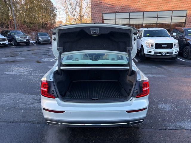 Used 2022 Volvo S60 T8 Inscription w/ Climate Package image 11