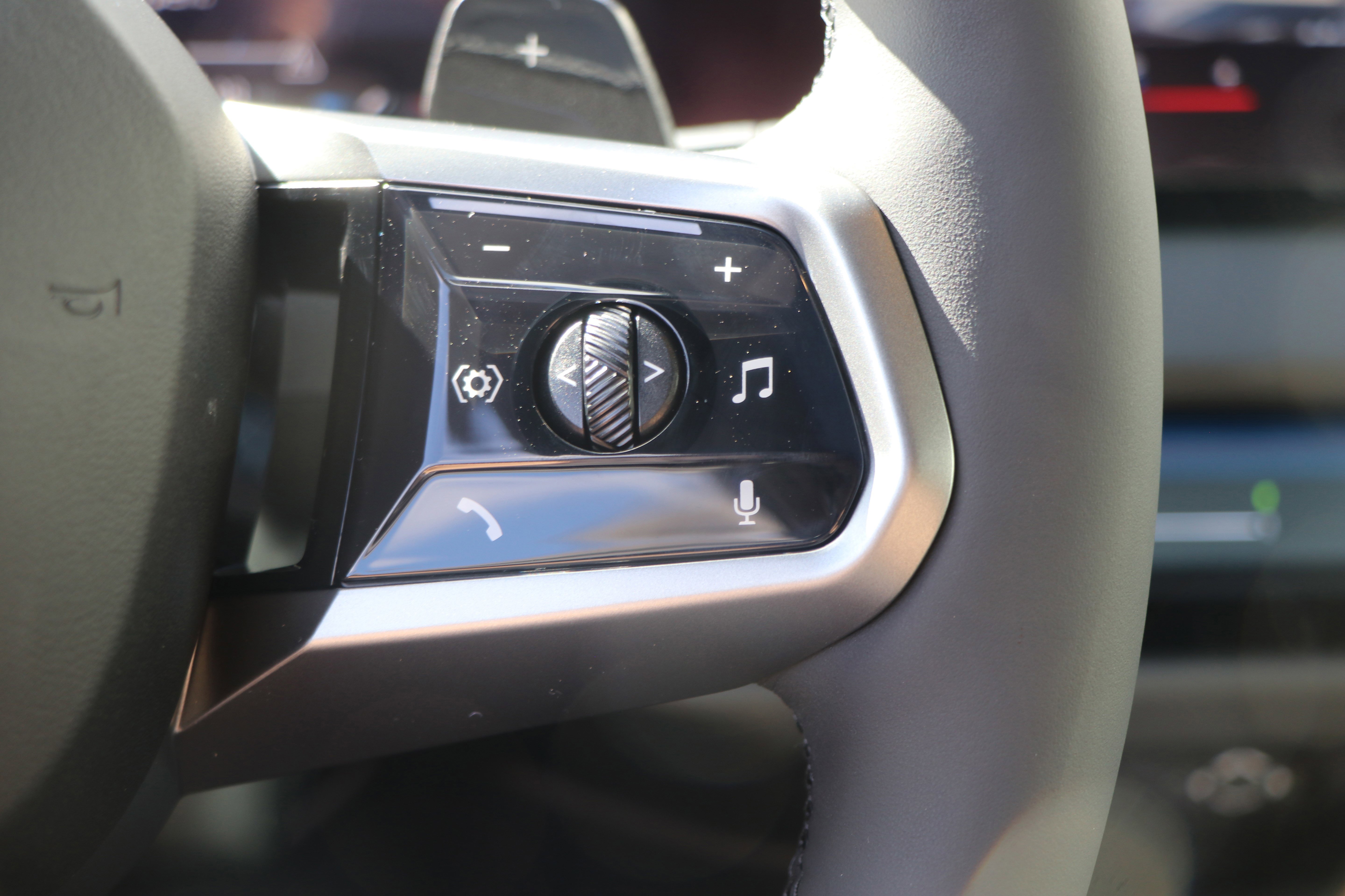 Certified 2025 BMW X3 xDrive30i w/ Premium Package image 19