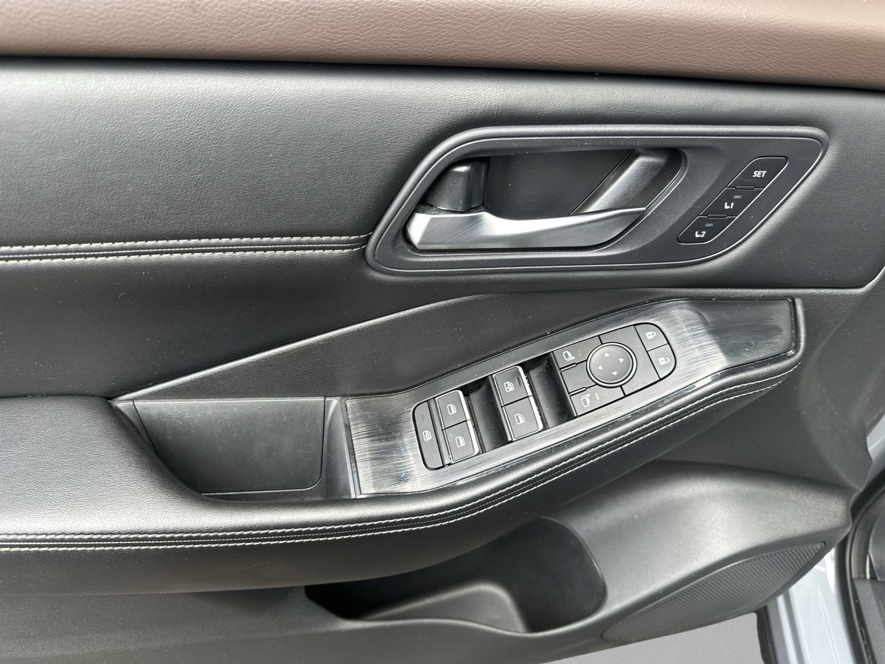 Used 2023 Nissan Rogue SL FWD image 15