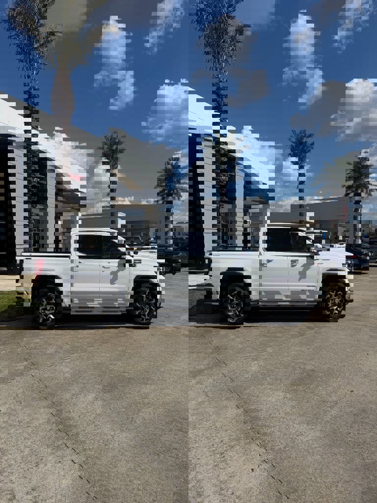 New 2026 GMC Sierra 1500 SLT image 6