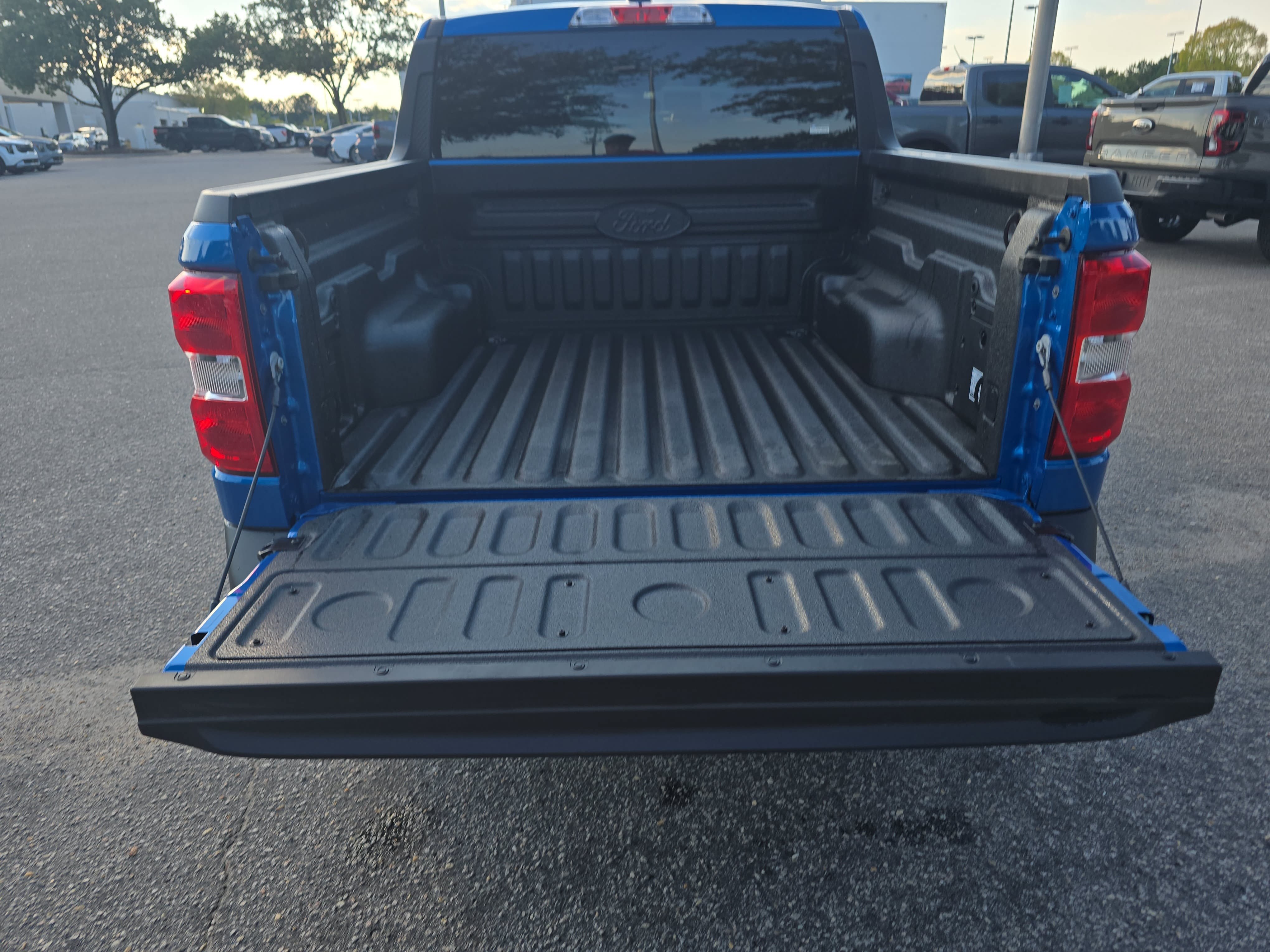 Used 2025 Ford Maverick XLT w/ XLT Luxury Package FWD image 13