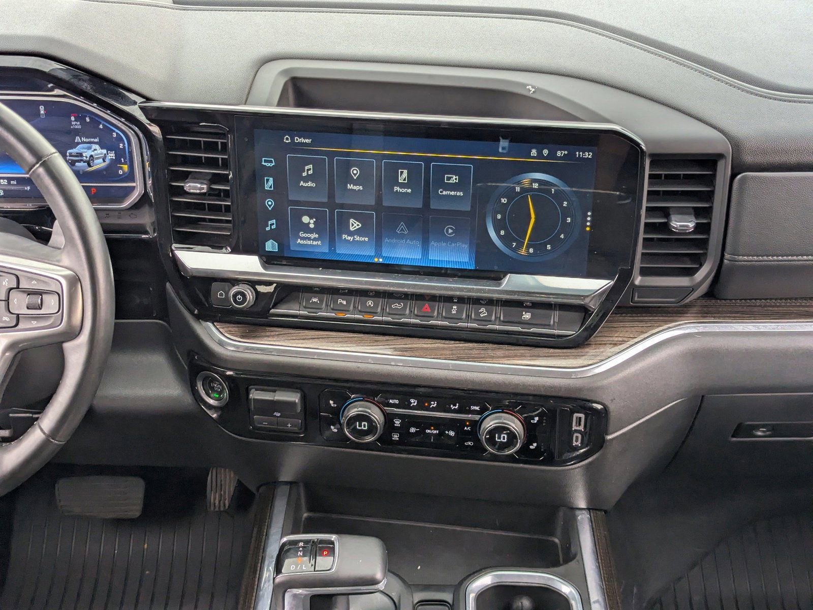 Used 2024 Chevrolet Silverado 1500 LT Trail Boss w/ Convenience Package II image 17