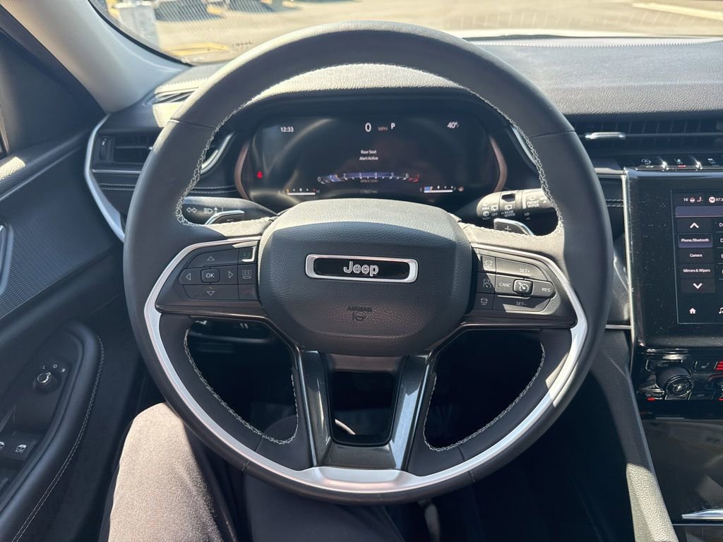 Used 2023 Jeep Grand Cherokee Laredo w/ Luxury Tech Group I image 29