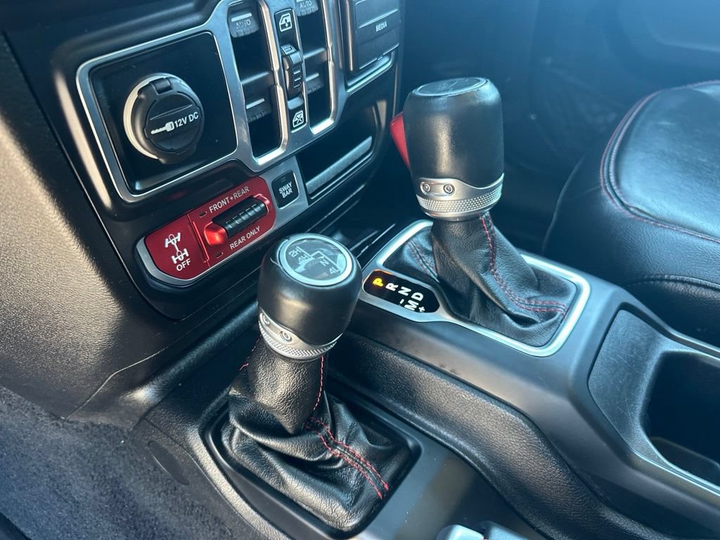 Used 2019 Jeep Wrangler Unlimited Rubicon w/ Dual Top Group AWD/4WD image 32