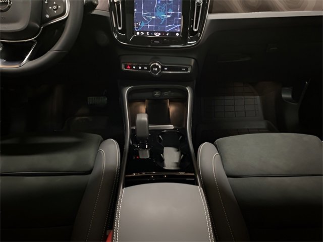 Used 2023 Volvo XC40 Recharge Ultimate w/ Protection Package Premier image 16
