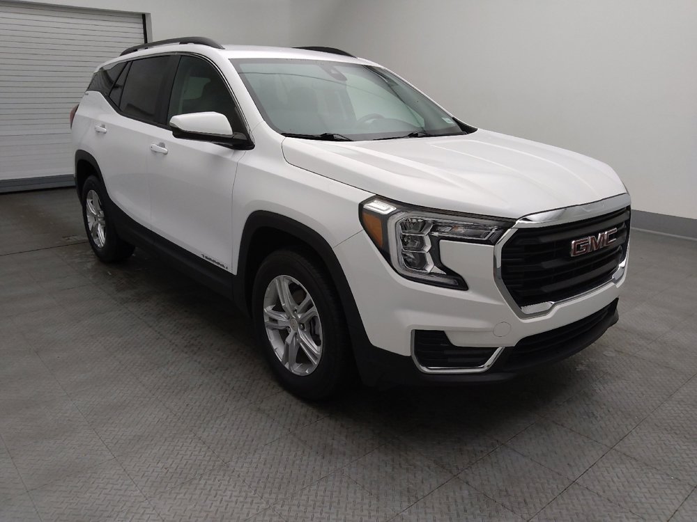Used 2023 GMC Terrain SLE w/ Driver Convenience Package image 13