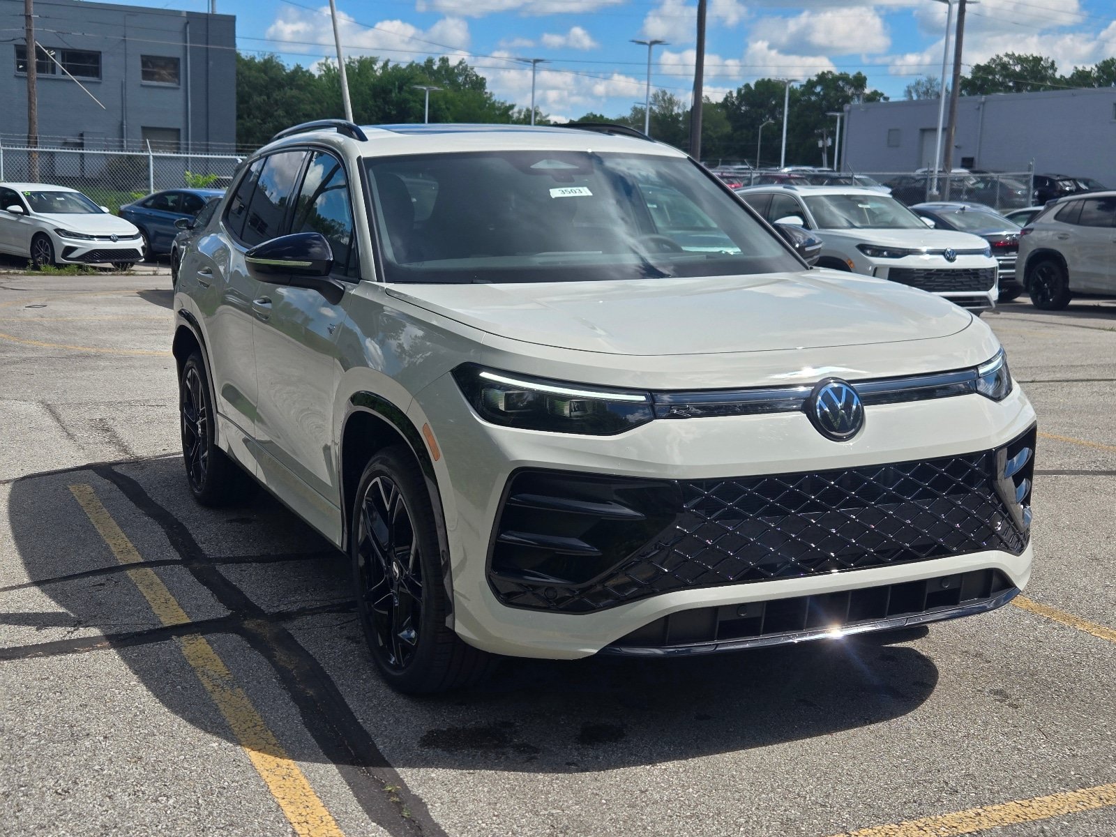 New 2026 Volkswagen Tiguan SE R-Line AWD/4WD image 7