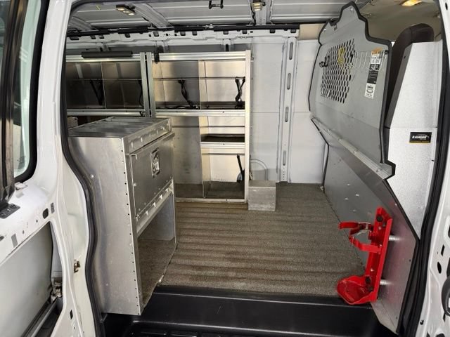 Used 2018 Chevrolet Express 2500 w/ Driver Convenience Package RWD image 9
