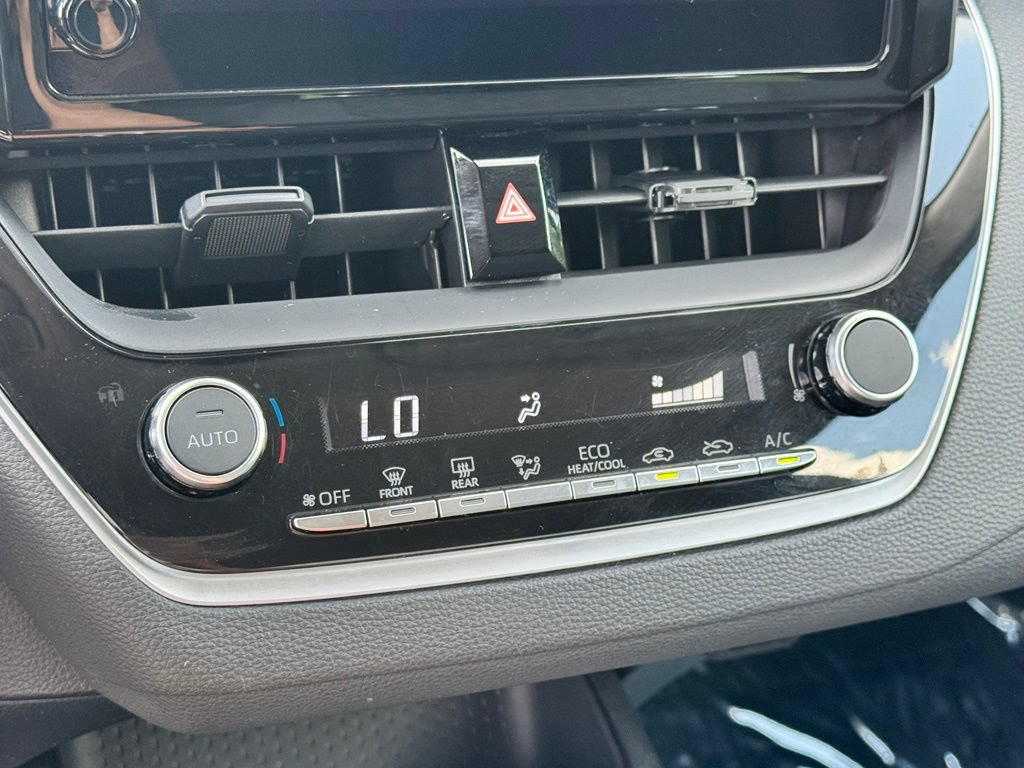 Used 2024 Toyota Corolla LE FWD image 13