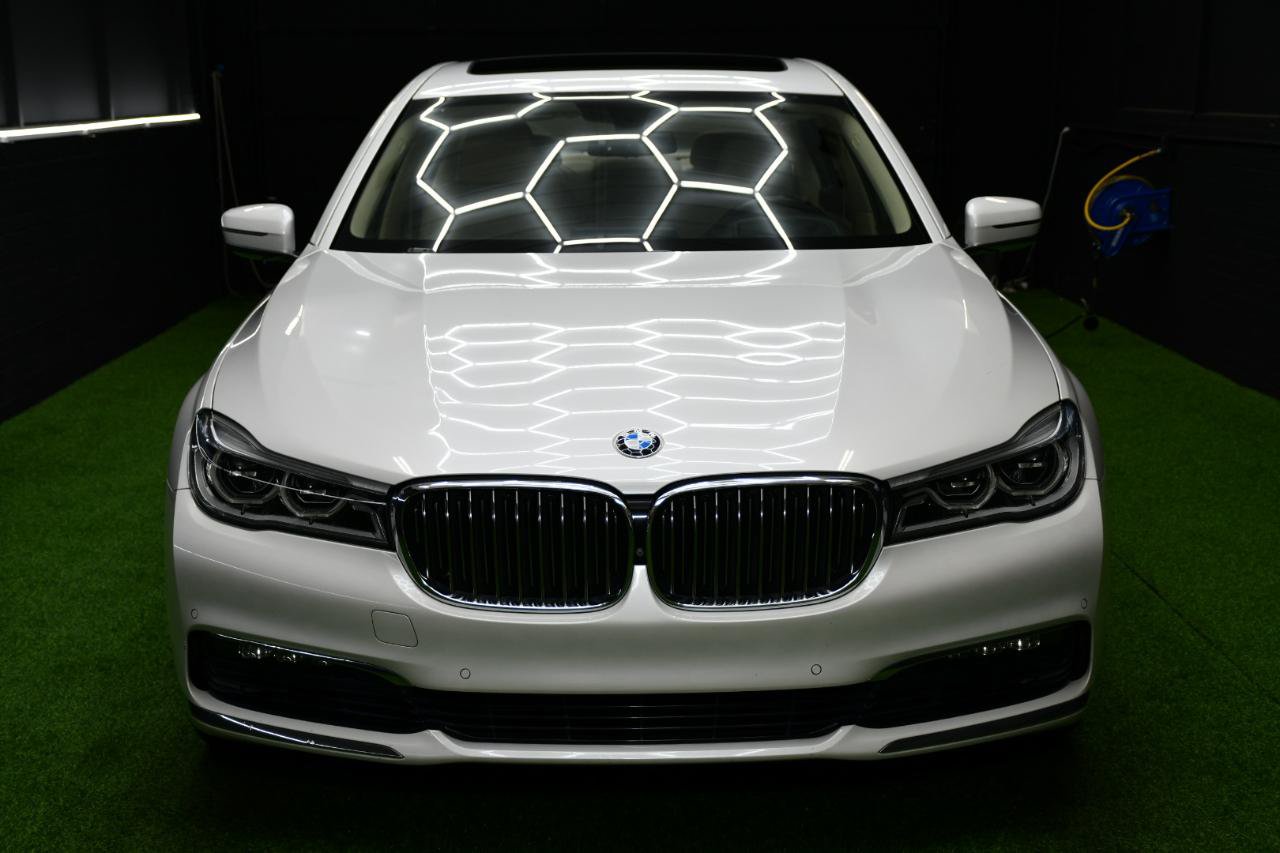 Used 2016 BMW 750i RWD image 13