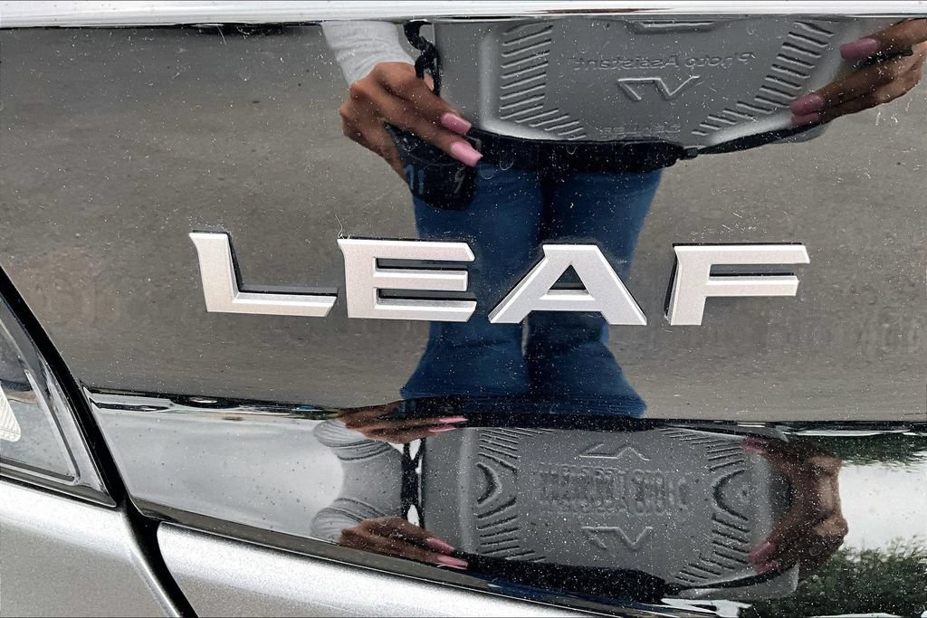 Used 2025 Nissan Leaf S FWD image 26