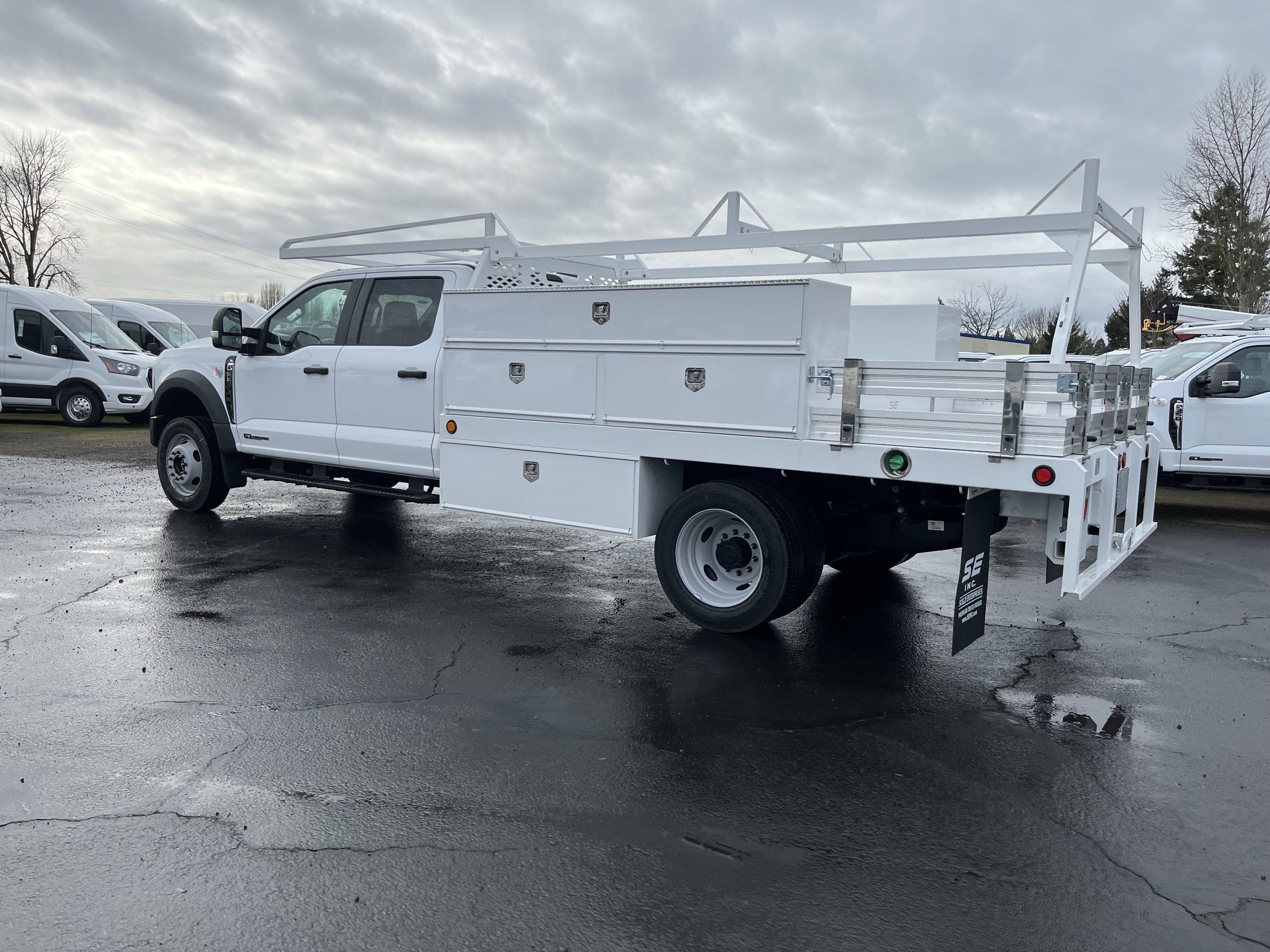 New 2026 Ford F550 4x4 Crew Cab image 3