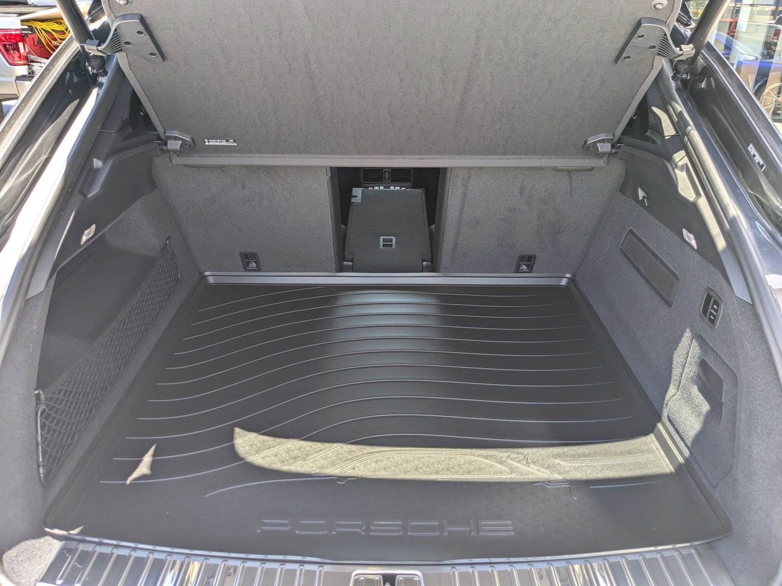 New 2025 Porsche Cayenne Coupe image 23