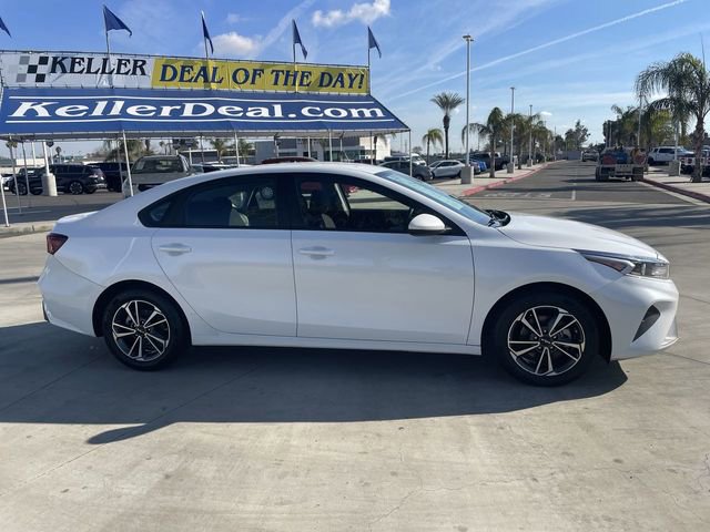 Used 2023 Kia Forte LXS image 9