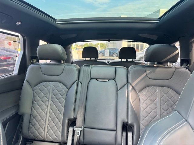 Certified 2025 Audi SQ7 Prestige AWD/4WD image 48