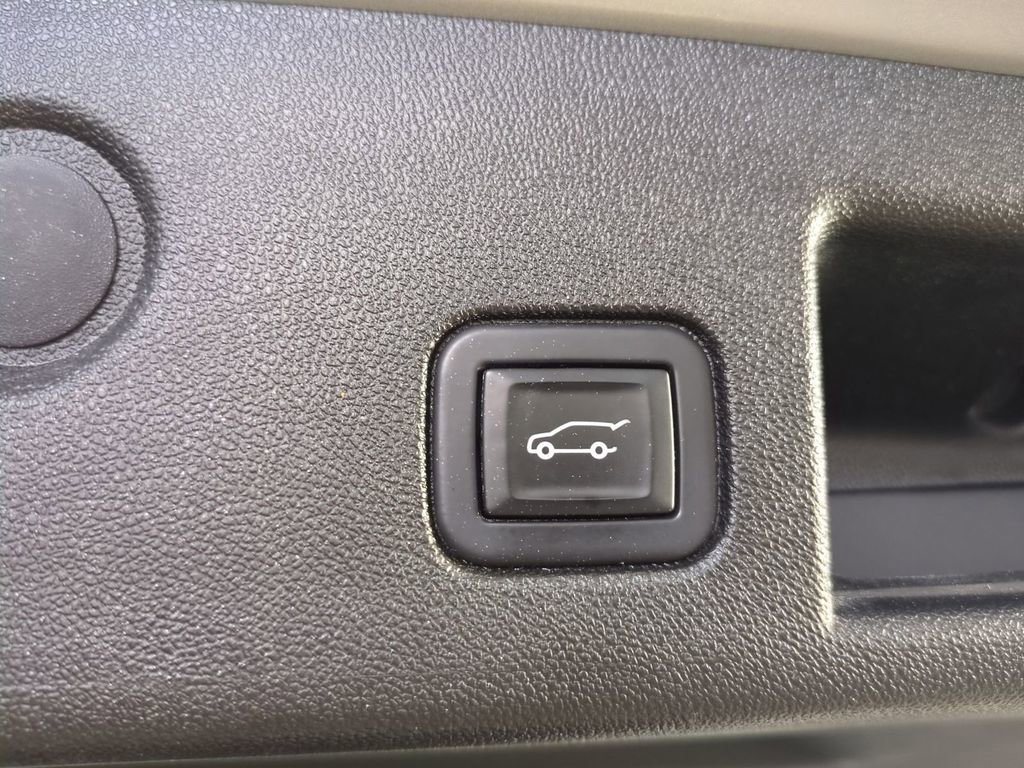 Used 2022 Chevrolet Equinox Premier image 15