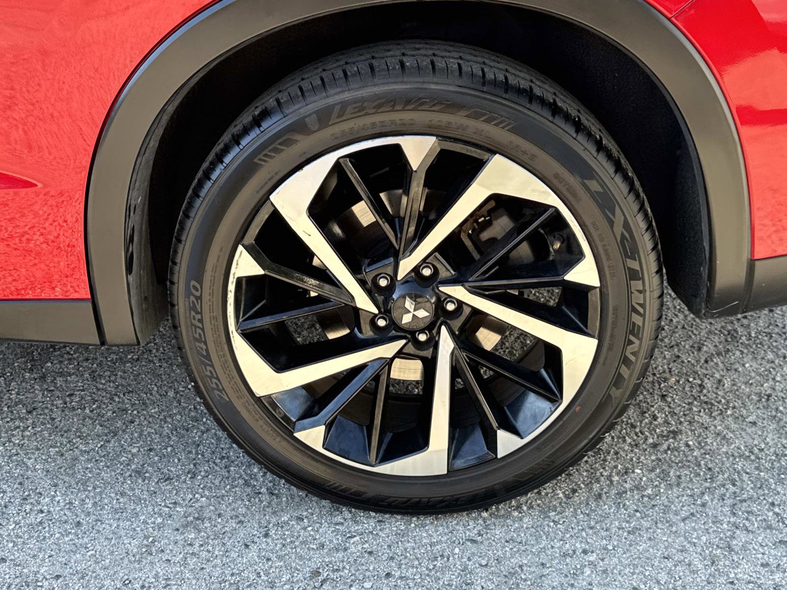 Used 2023 Mitsubishi Outlander SE image 5