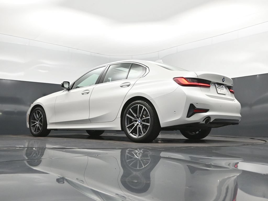 Used 2020 BMW 330i Sedan w/ Executive Package RWD image 40