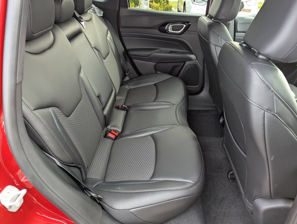 New 2026 Jeep Compass Latitude AWD/4WD image 31