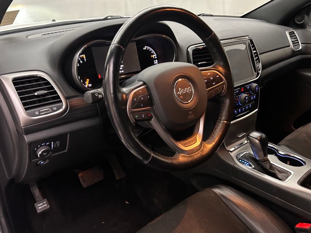 Certified 2020 Jeep Grand Cherokee Altitude AWD/4WD image 11