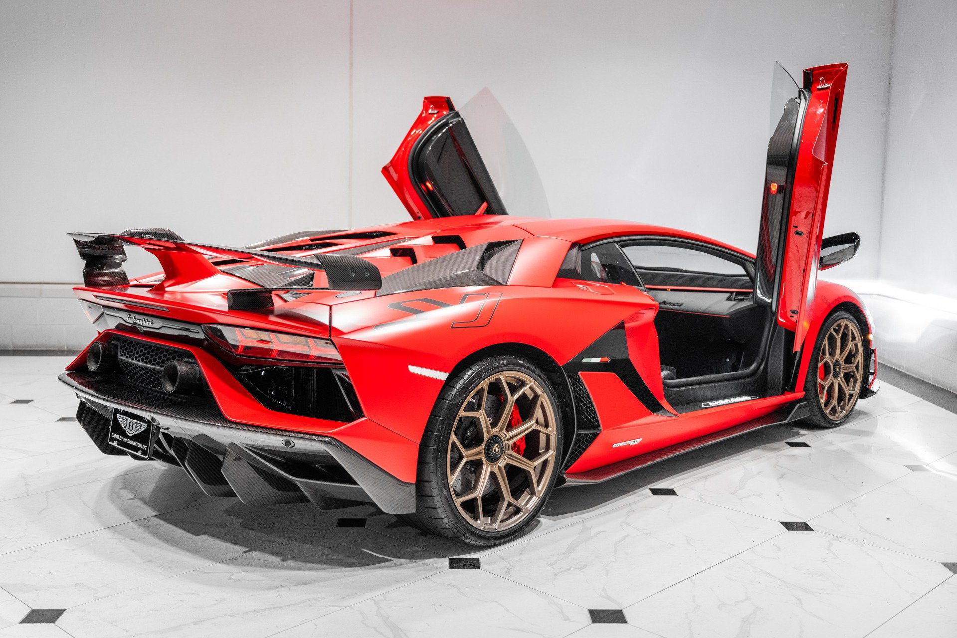 Used 2021 Lamborghini Aventador SVJ AWD/4WD image 23