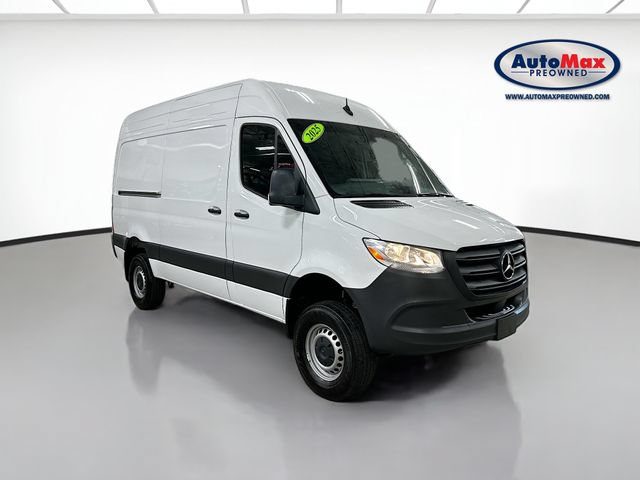 Used 2025 Mercedes-Benz Sprinter 2500 video 1