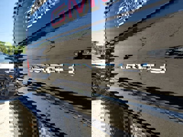 New 2026 GMC Sierra 2500 Denali w/ Denali Reserve Package image 9