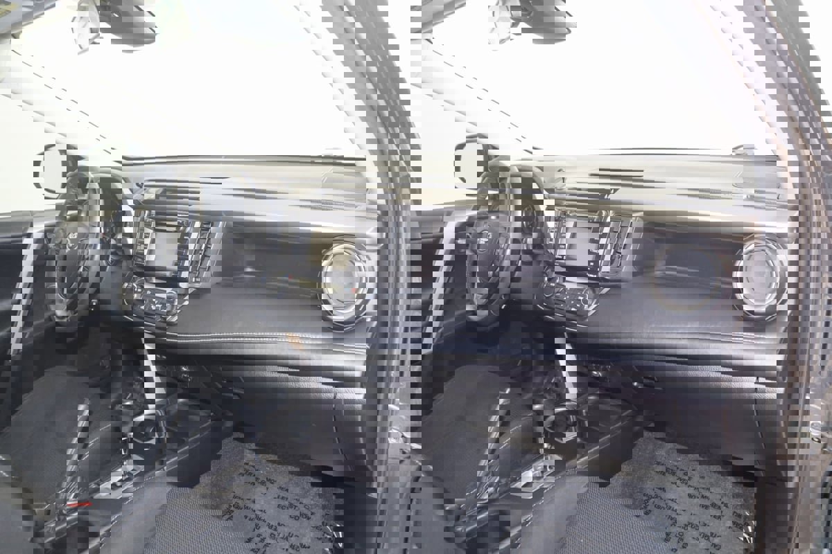 Used 2017 Toyota RAV4 XLE image 35
