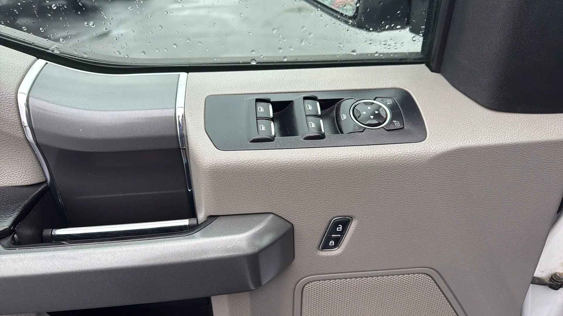 Used 2015 Ford F150 XLT w/ Equipment Group 301A Mid image 12