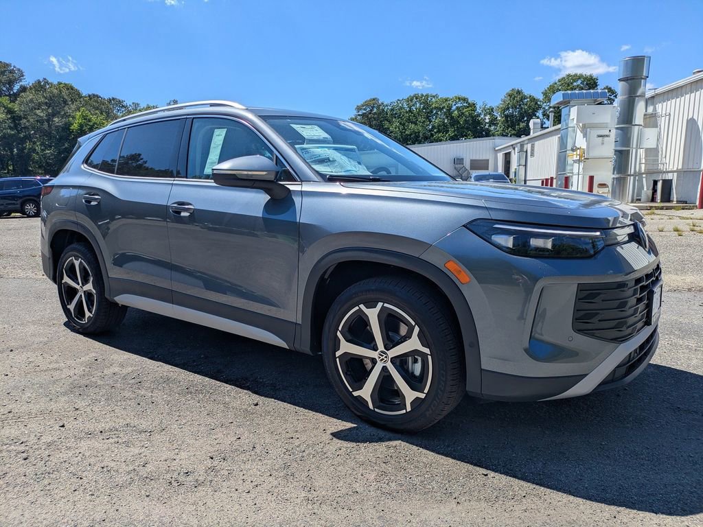 New 2026 Volkswagen Tiguan SE AWD/4WD image 2