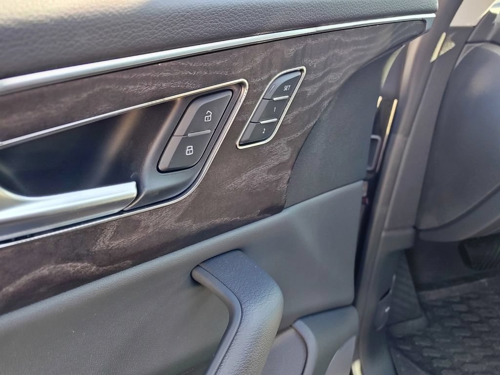 Used 2023 Audi Q8 Premium AWD/4WD image 8