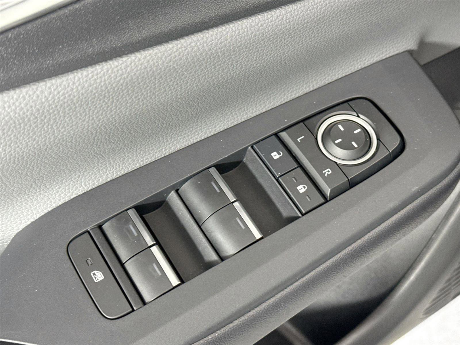 Used 2024 Toyota Prius Limited w/ Limited Premium Package image 31