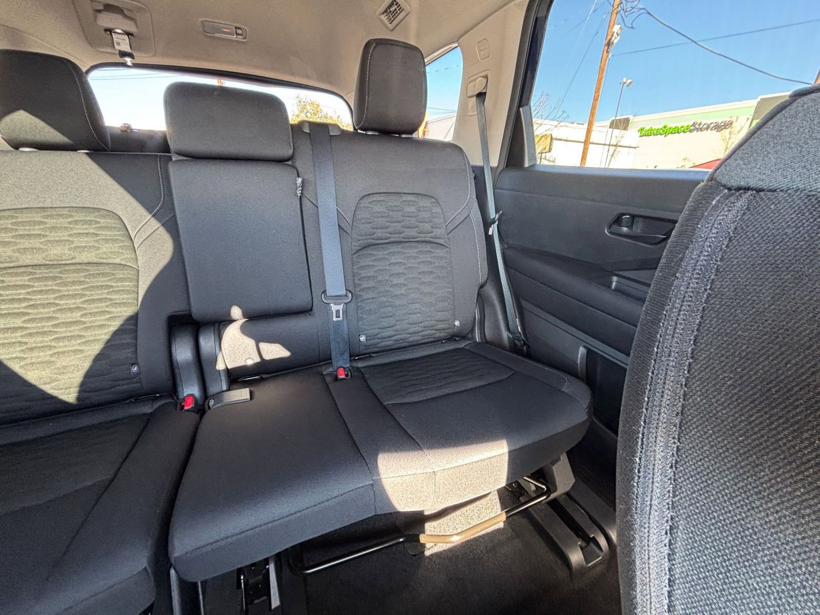 Used 2025 Nissan Pathfinder SV image 37