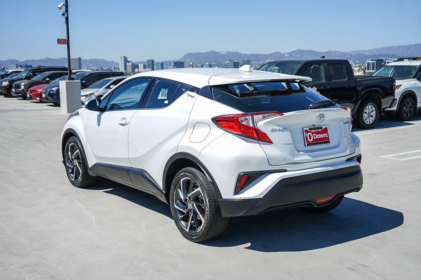 Used 2022 Toyota C-HR Limited FWD image 6