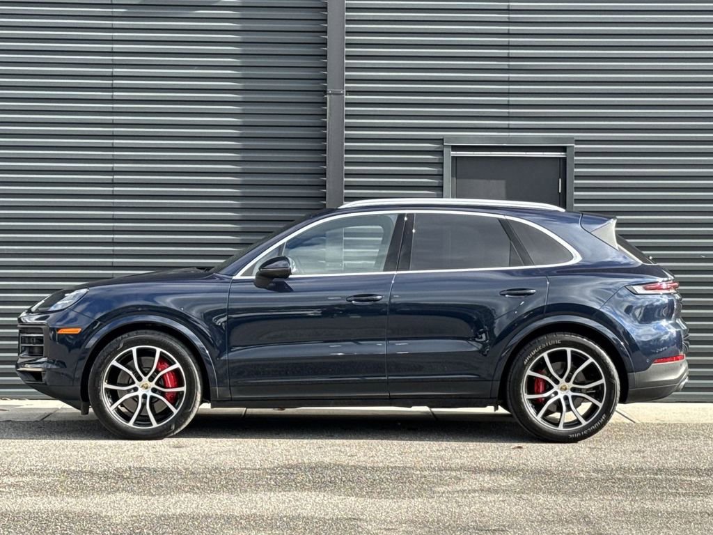 Used 2024 Porsche Cayenne S image 10