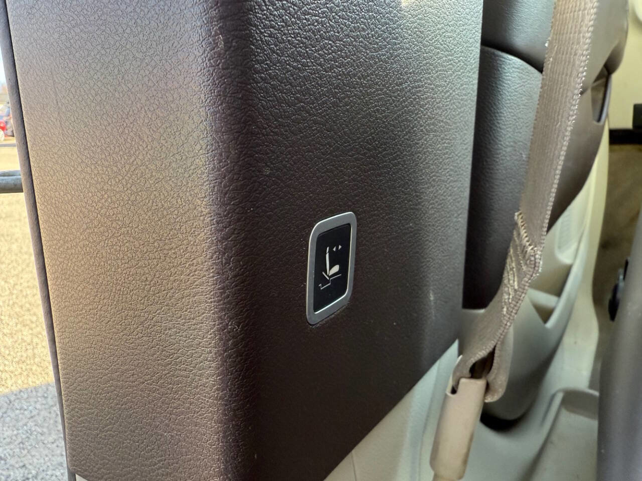 Used 2018 Chrysler Pacifica Touring-L image 27