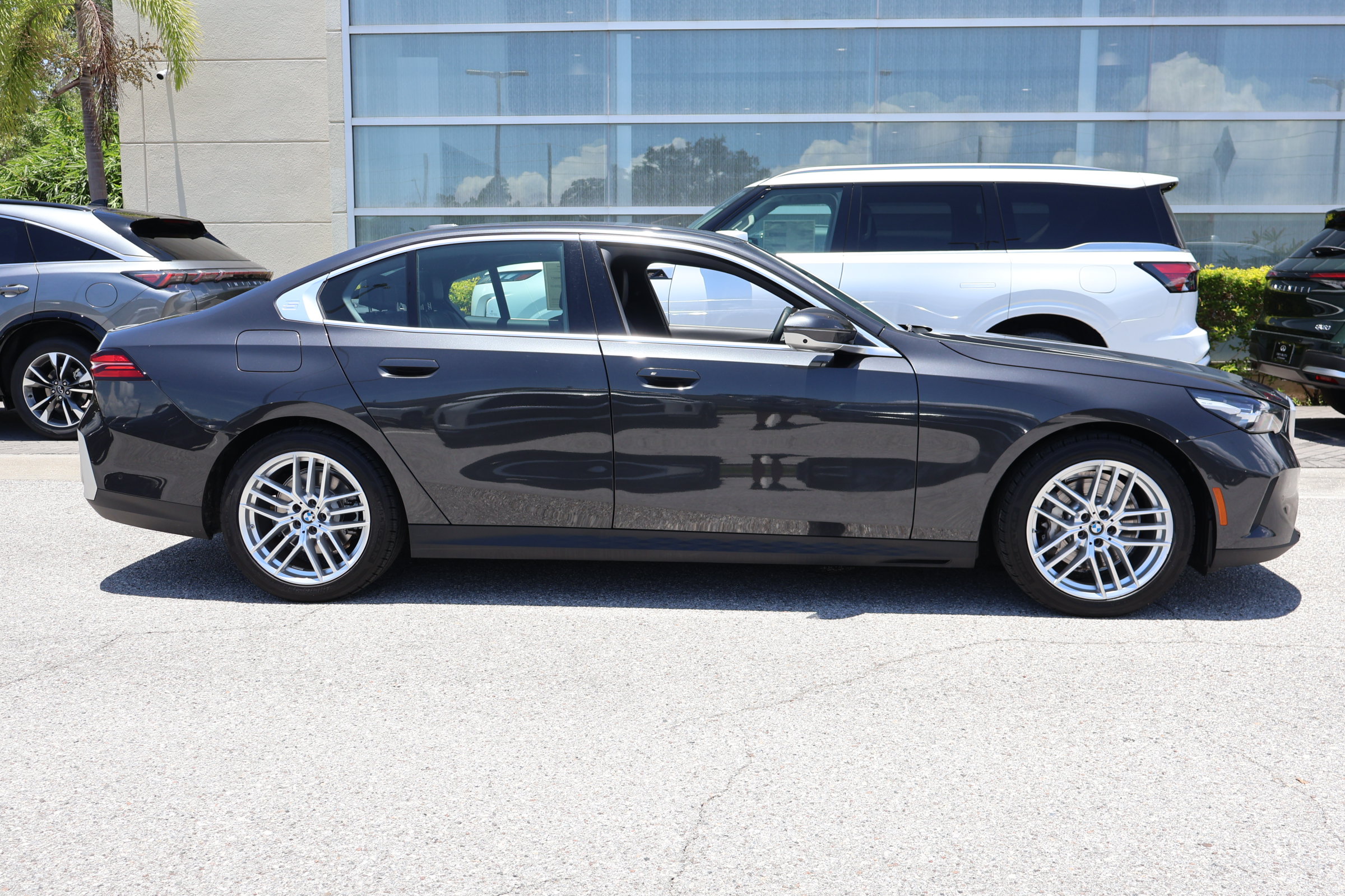 Used 2025 BMW 530i RWD image 11