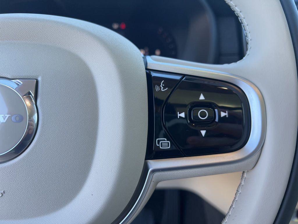 New 2026 Volvo XC90 B6 Ultra w/ Protection Package image 20