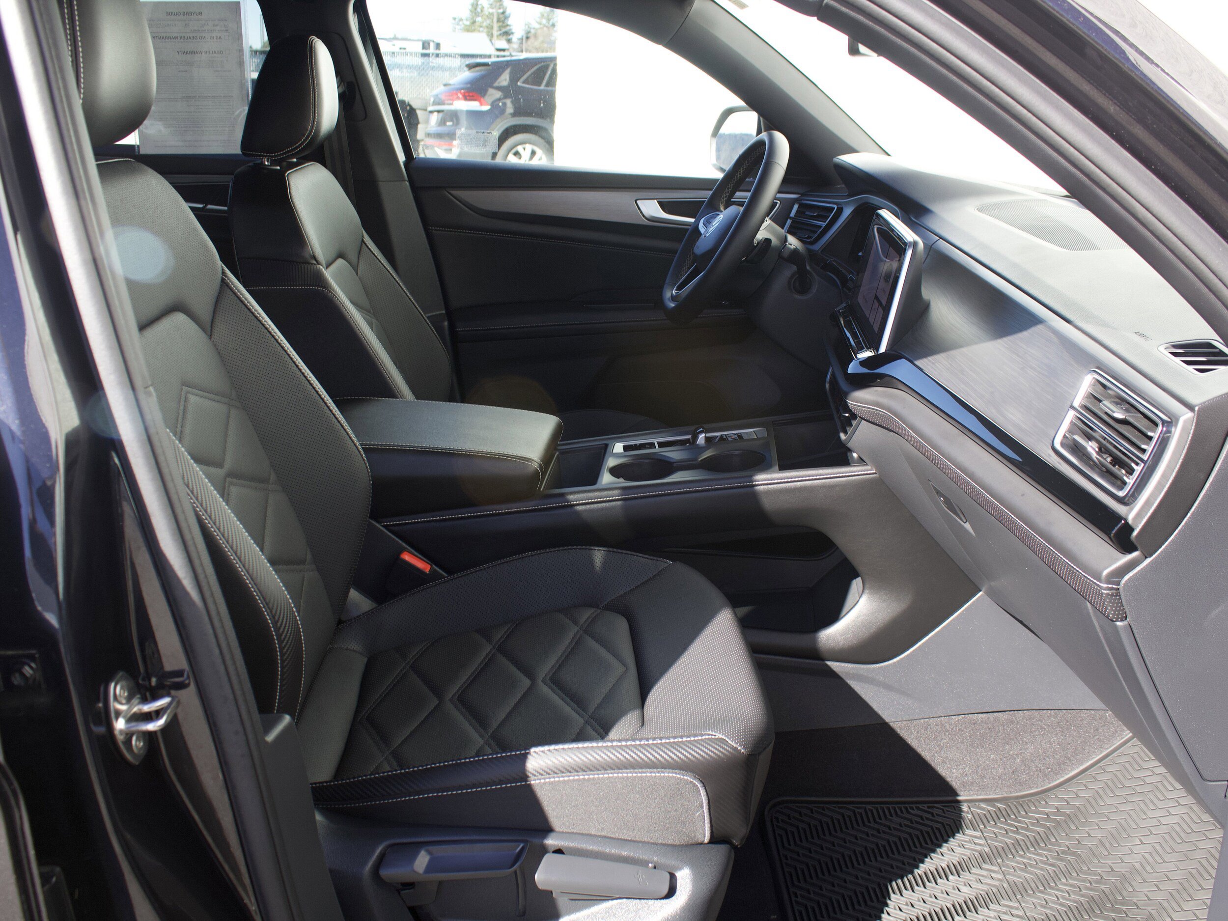 Used 2024 Volkswagen Atlas Cross Sport SE AWD/4WD image 35