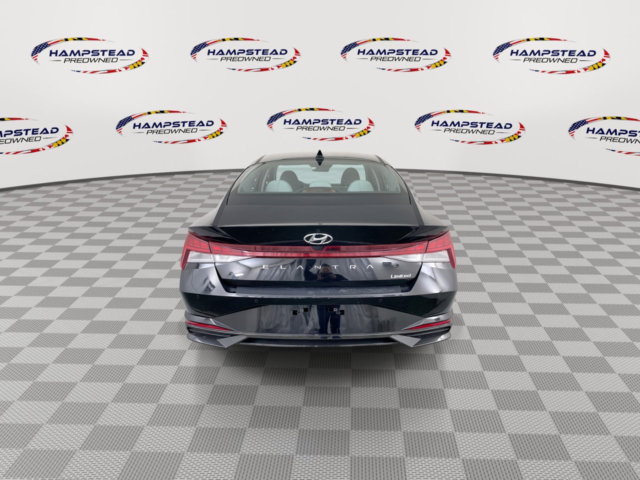 Used 2023 Hyundai Elantra Limited image 7