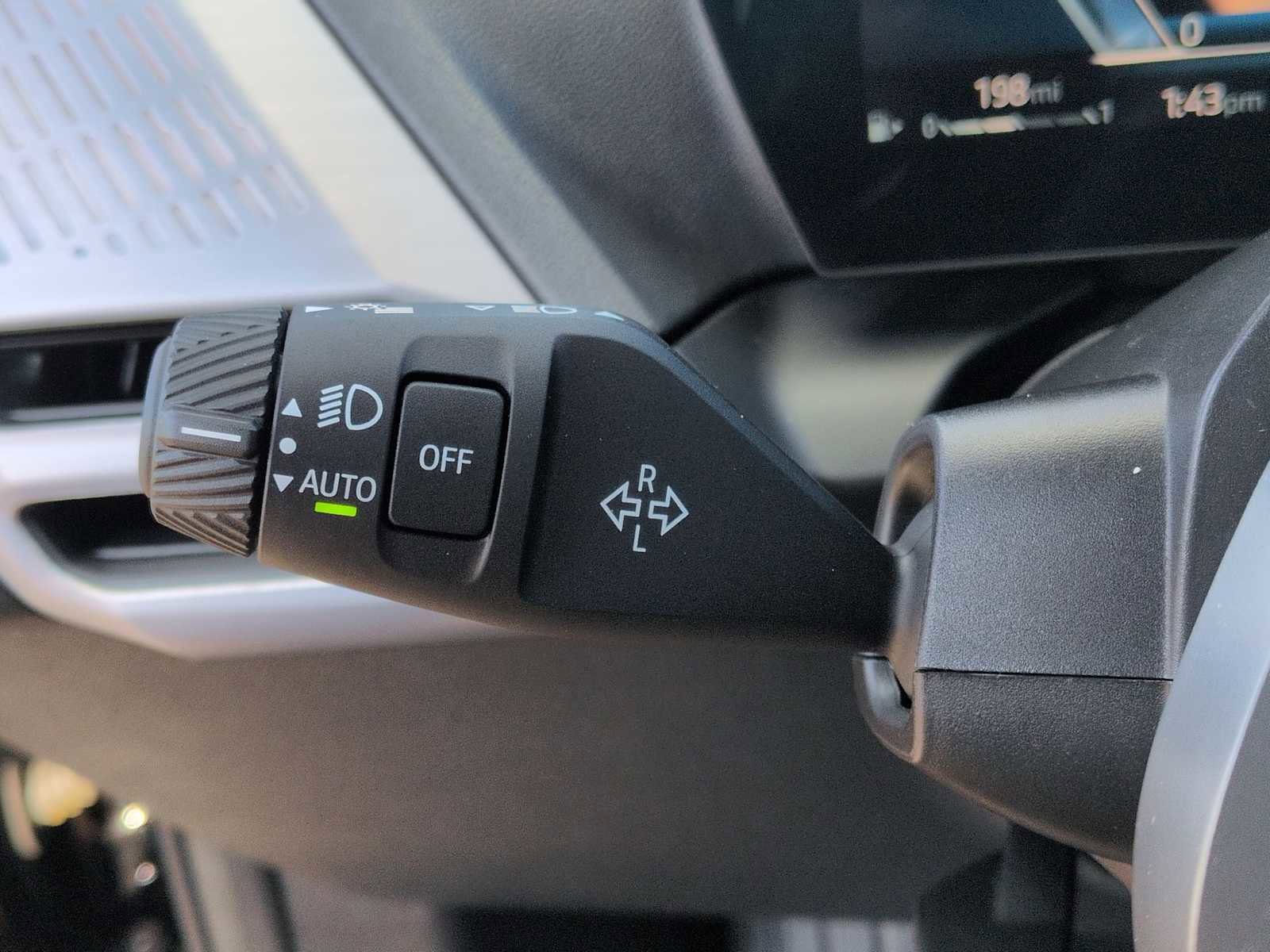 Used 2025 BMW 228i xDrive w/ Technology Package image 27