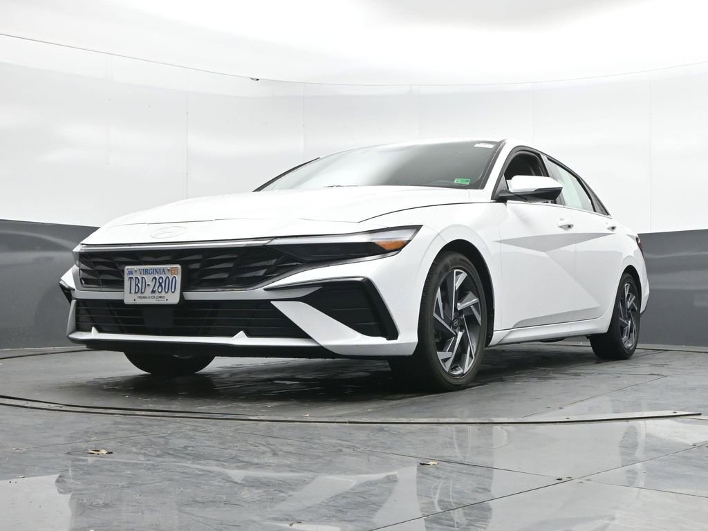 Certified 2025 Hyundai Elantra Limited FWD image 48